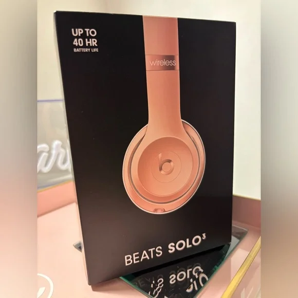 Beats by Dre Solo3 Wireless Headphones - Rose Gold